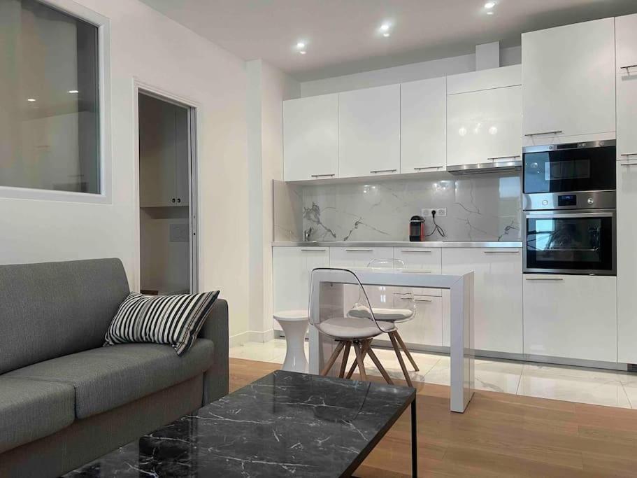 Luxury Appartment, Champs Elysees, Neuf ! Paris Eksteriør bilde