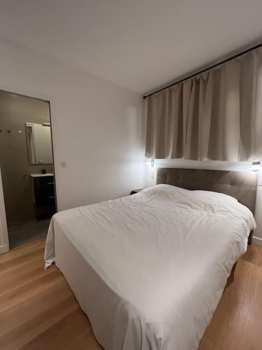 Luxury Appartment, Champs Elysees, Neuf ! Paris Eksteriør bilde